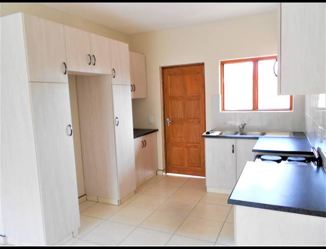 2 BEDROOM FLAT TO LET IN HOWICK CENTRAL